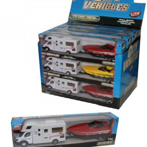 Camper con rimorchio e motoscafo